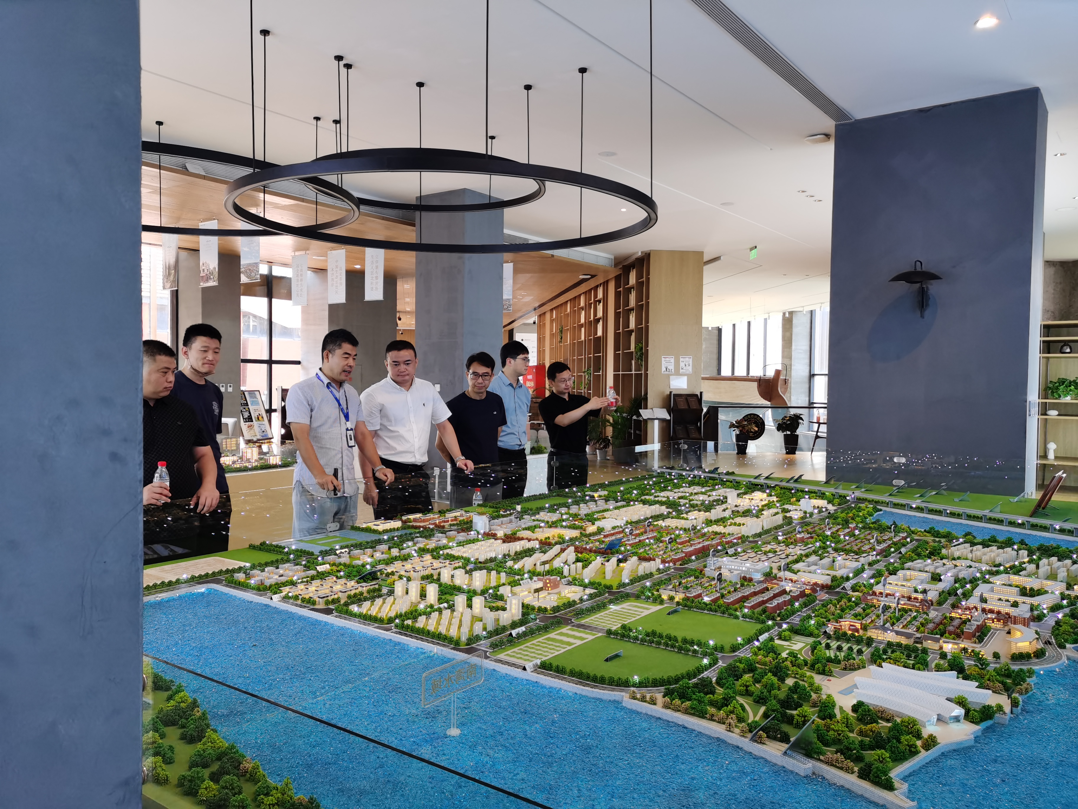 天津城市公司与上海城市公司开展学习交流